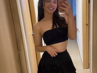 MadisonBeci jasmine