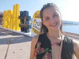AnneMari live